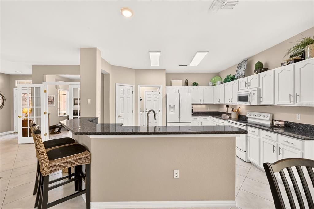 For Sale: $339,900 (2 beds, 2 baths, 1649 Square Feet)
