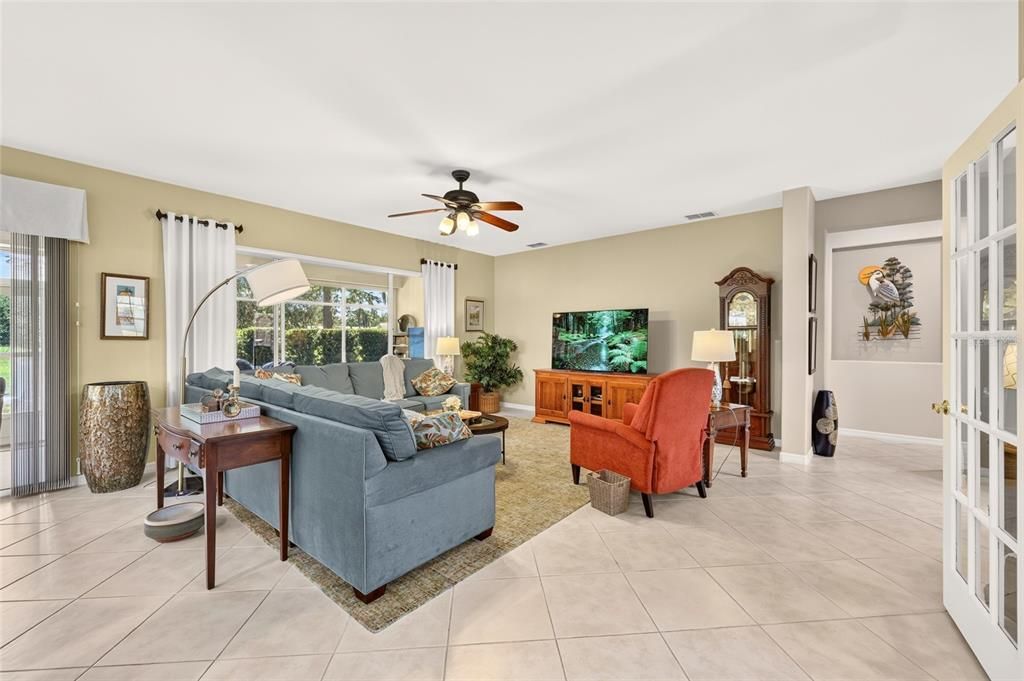 For Sale: $339,900 (2 beds, 2 baths, 1649 Square Feet)