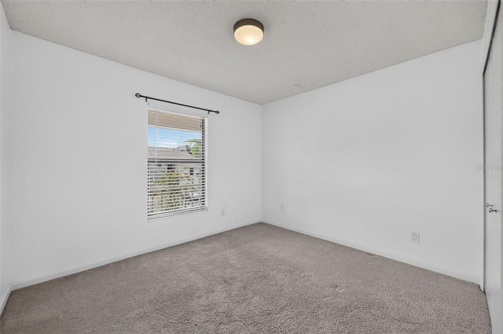 На продажу: $259,900 (2 спален, 2 ванн, 890 Квадратных фут)