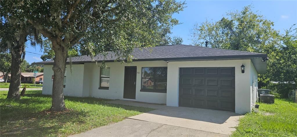 For Sale: $249,900 (4 beds, 2 baths, 1383 Square Feet)