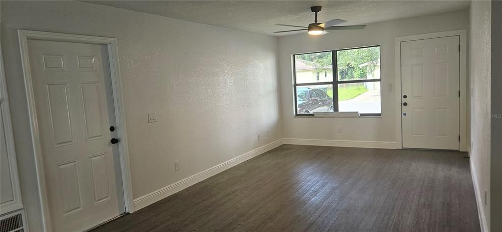 For Sale: $249,900 (4 beds, 2 baths, 1383 Square Feet)