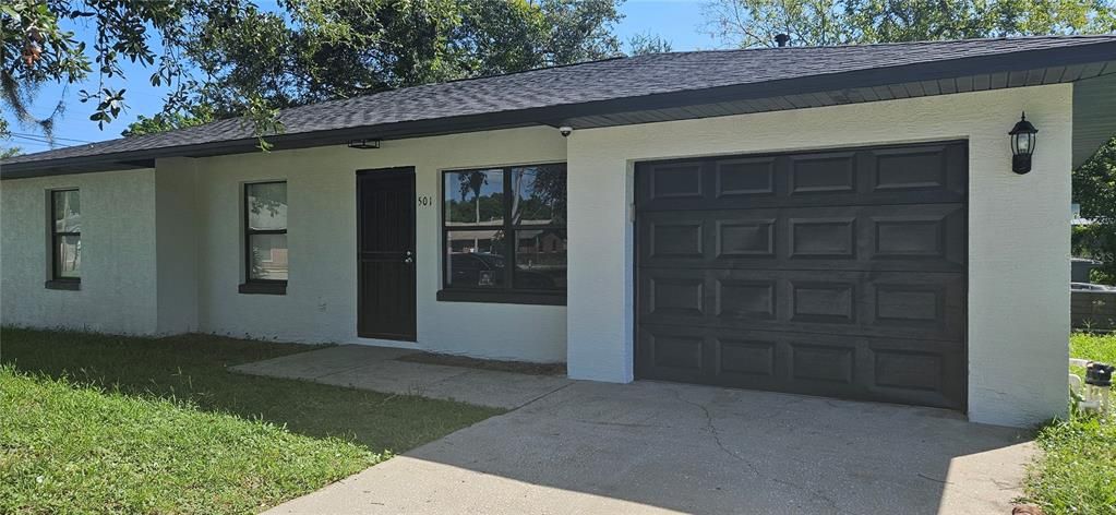 For Sale: $249,900 (4 beds, 2 baths, 1383 Square Feet)