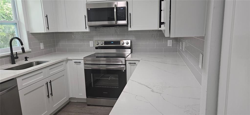 For Sale: $249,900 (4 beds, 2 baths, 1383 Square Feet)