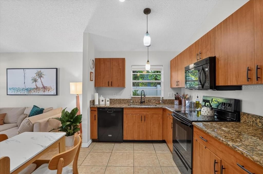 En Venta: $450,000 (3 camas, 2 baños, 1036 Pies cuadrados)