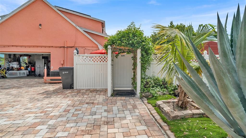 For Sale: $670,000 (5 beds, 4 baths, 2274 Square Feet)