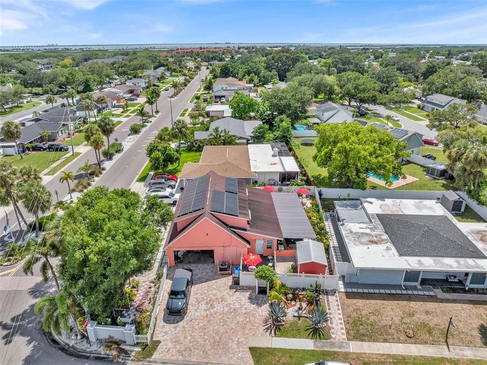 For Sale: $670,000 (5 beds, 4 baths, 2274 Square Feet)