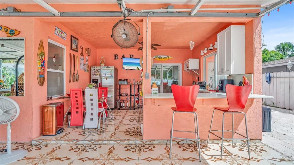 For Sale: $670,000 (5 beds, 4 baths, 2274 Square Feet)