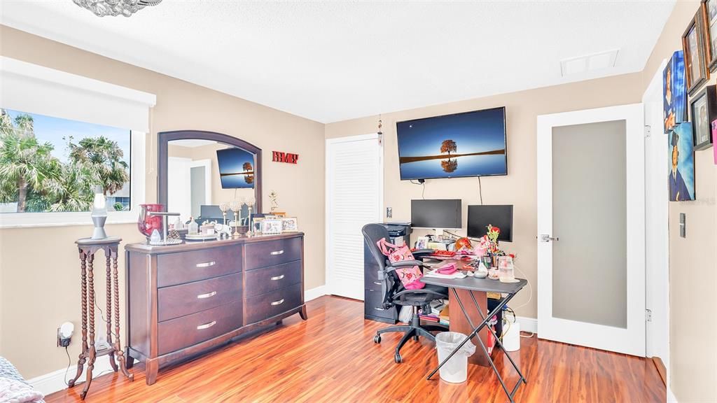 For Sale: $670,000 (5 beds, 4 baths, 2274 Square Feet)