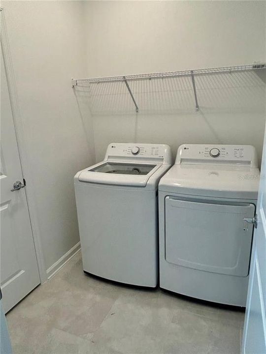 En Renta: $2,450 (4 camas, 3 baños, 2023 Pies cuadrados)