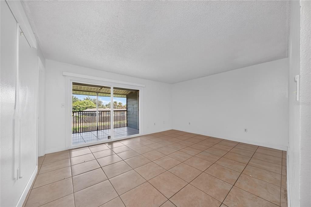 For Sale: $168,000 (3 beds, 2 baths, 893 Square Feet)