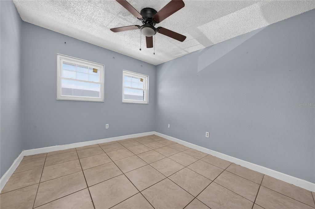For Sale: $168,000 (3 beds, 2 baths, 893 Square Feet)