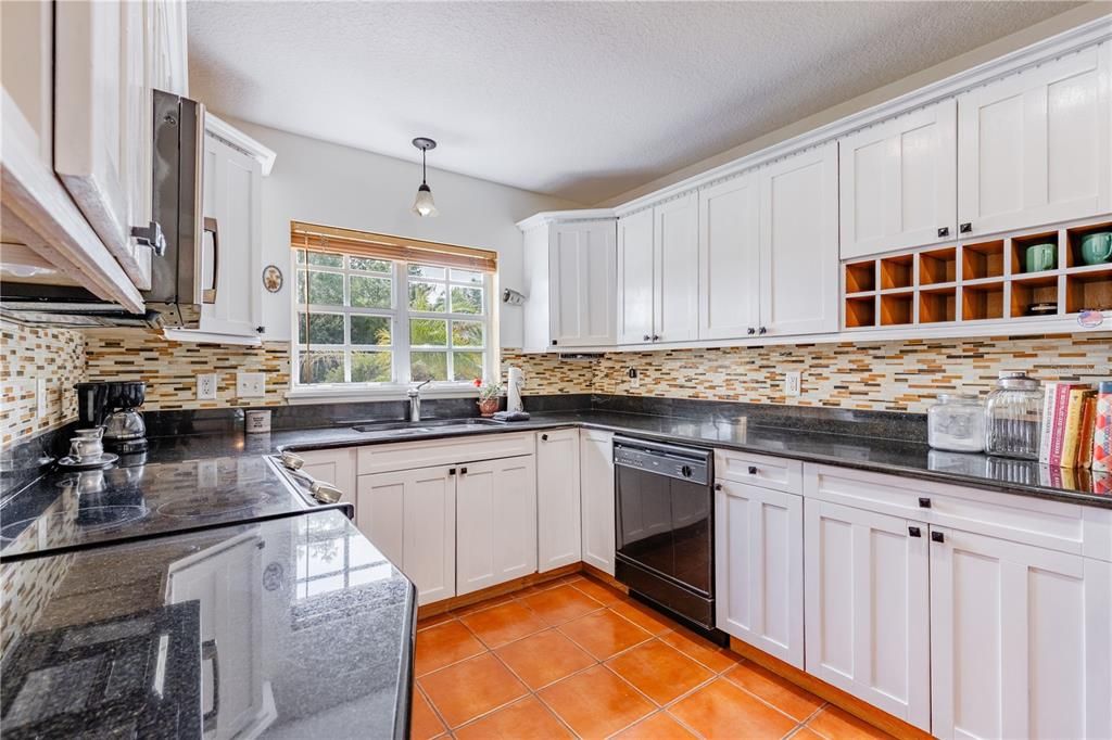 For Sale: $566,900 (3 beds, 2 baths, 1982 Square Feet)