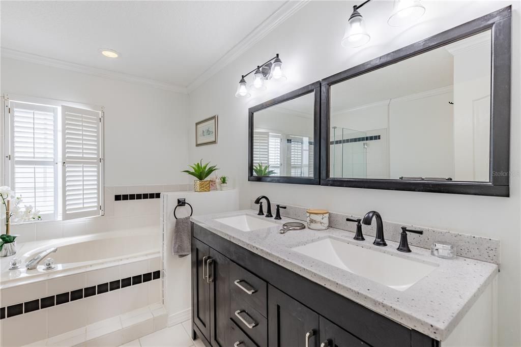 For Sale: $566,900 (3 beds, 2 baths, 1982 Square Feet)