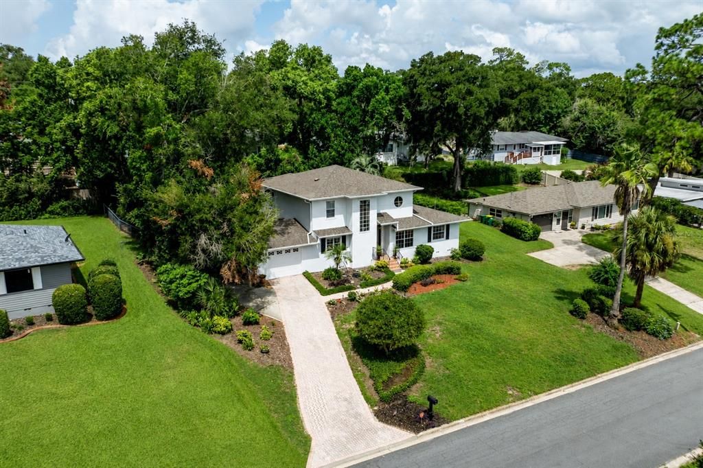 For Sale: $566,900 (3 beds, 2 baths, 1982 Square Feet)