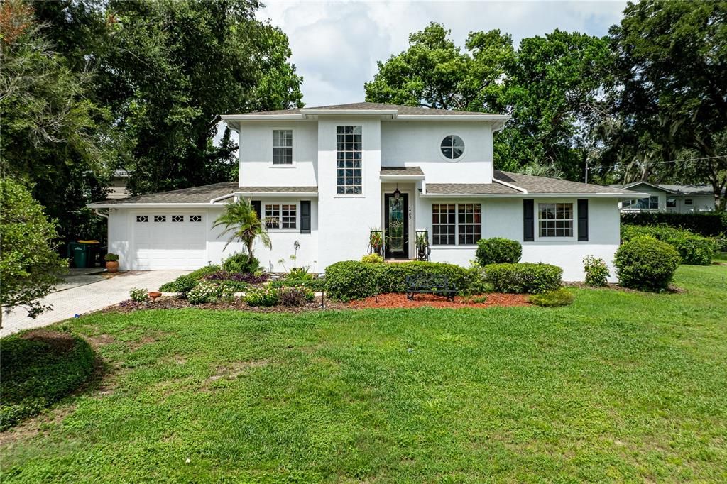 For Sale: $566,900 (3 beds, 2 baths, 1982 Square Feet)