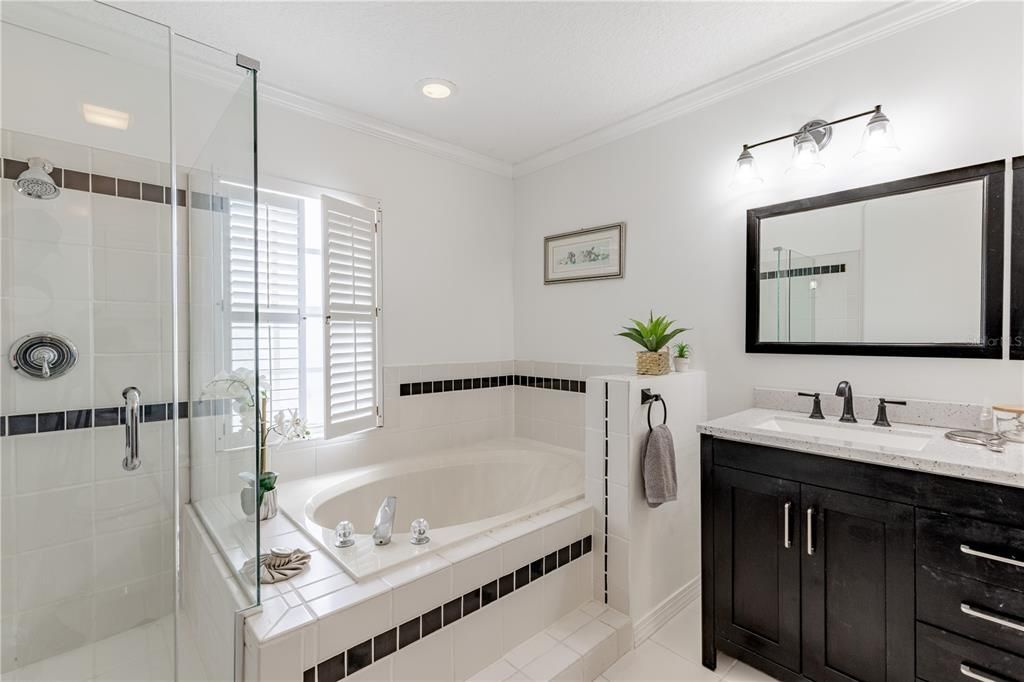 For Sale: $566,900 (3 beds, 2 baths, 1982 Square Feet)