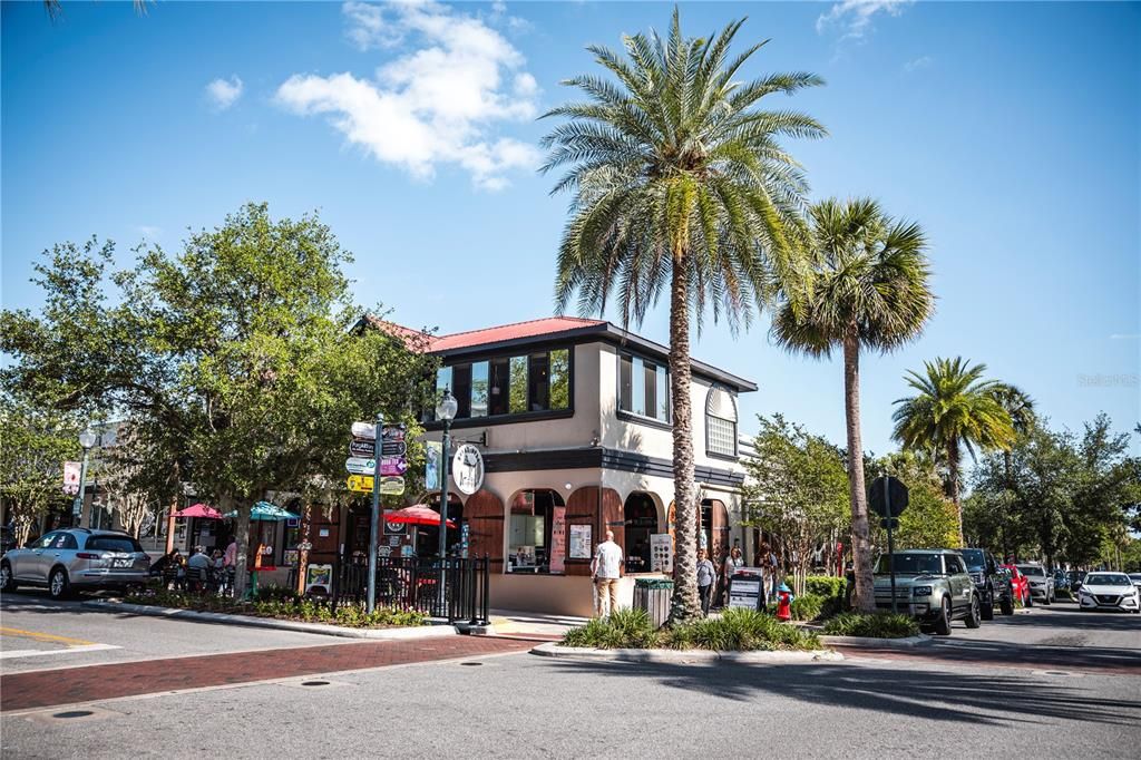 For Sale: $566,900 (3 beds, 2 baths, 1982 Square Feet)