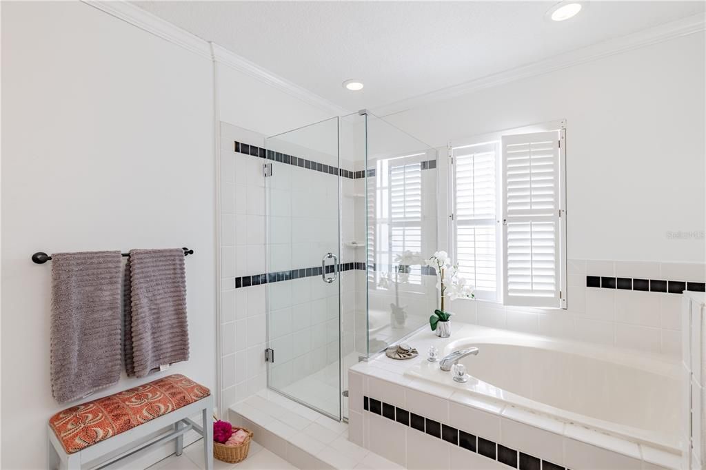 For Sale: $566,900 (3 beds, 2 baths, 1982 Square Feet)