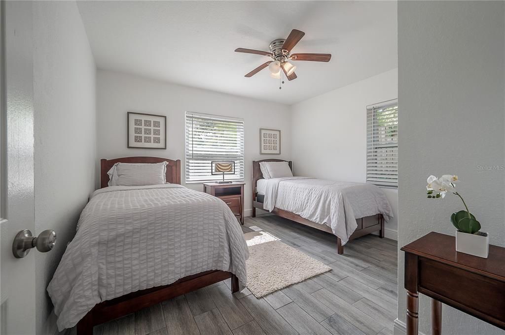 For Sale: $389,900 (3 beds, 2 baths, 1317 Square Feet)