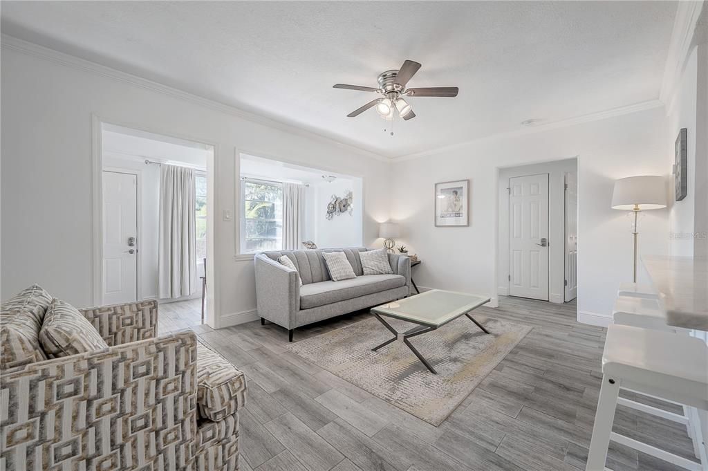 For Sale: $389,900 (3 beds, 2 baths, 1317 Square Feet)