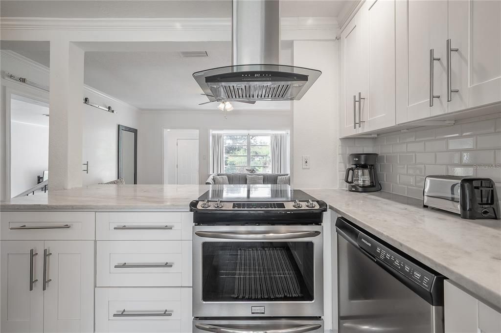 For Sale: $389,900 (3 beds, 2 baths, 1317 Square Feet)