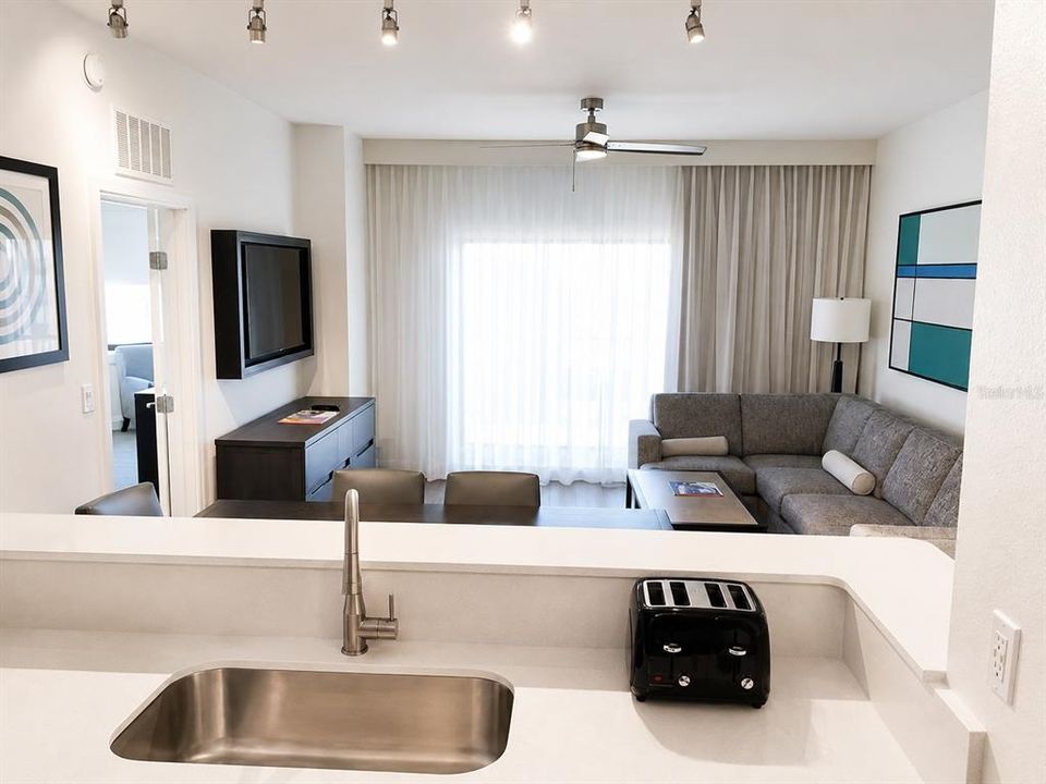 На продажу: $335,000 (3 спален, 3 ванн, 1544 Квадратных фут)