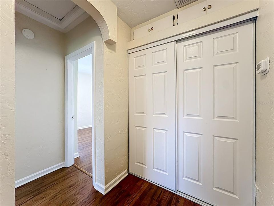 For Rent: $2,200 (2 beds, 1 baths, 1027 Square Feet)