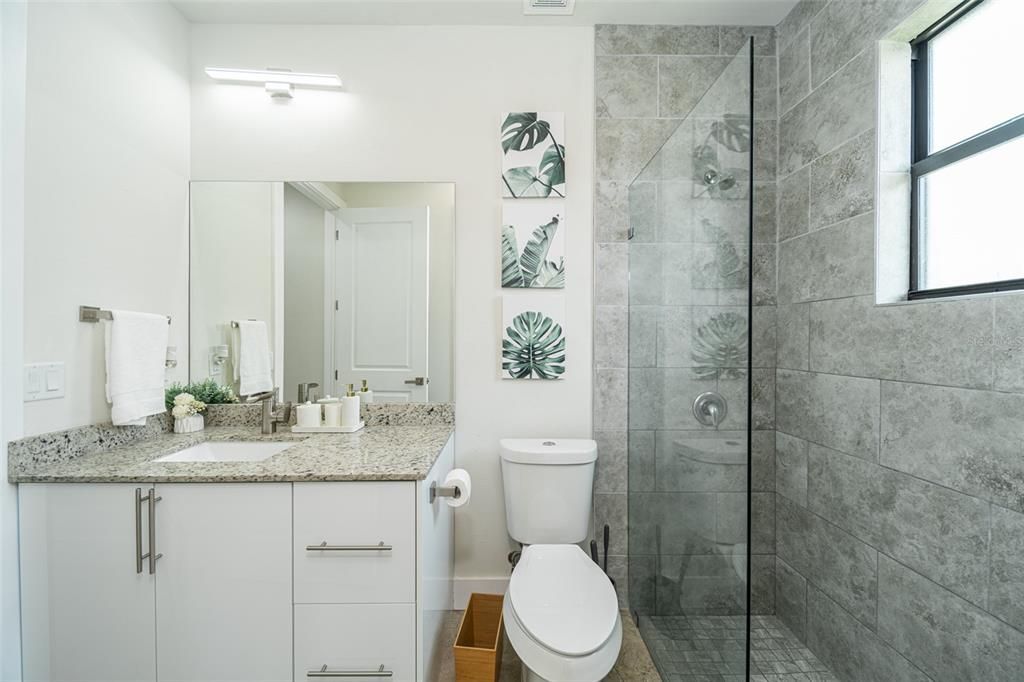 For Sale: $530,000 (3 beds, 3 baths, 2041 Square Feet)