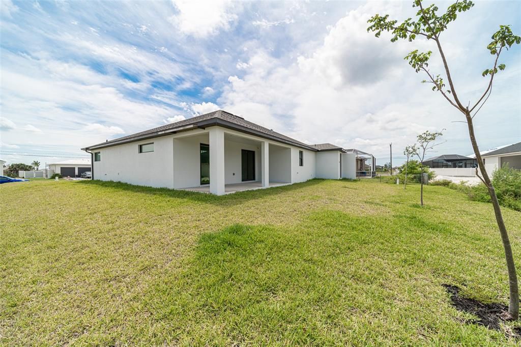 For Sale: $530,000 (3 beds, 3 baths, 2041 Square Feet)