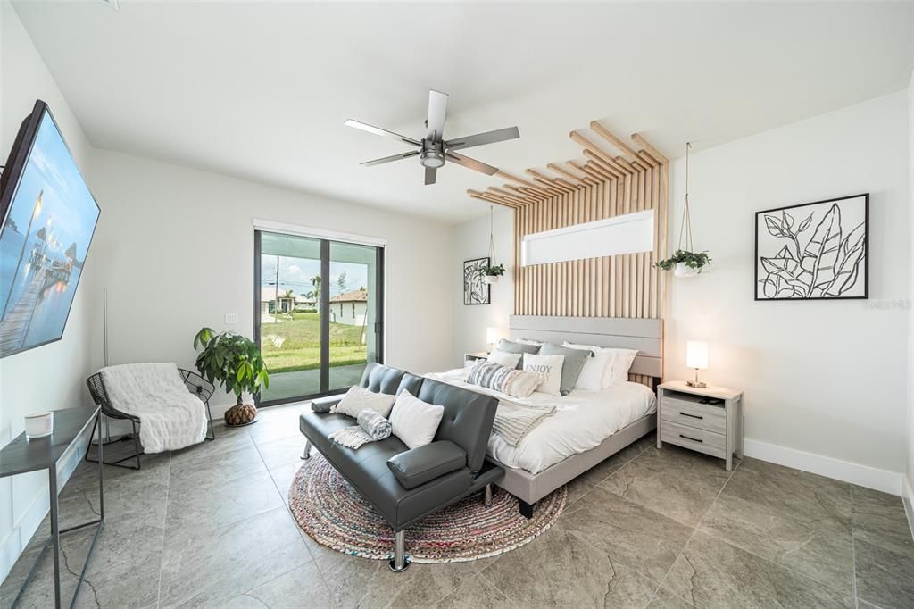 For Sale: $530,000 (3 beds, 3 baths, 2041 Square Feet)