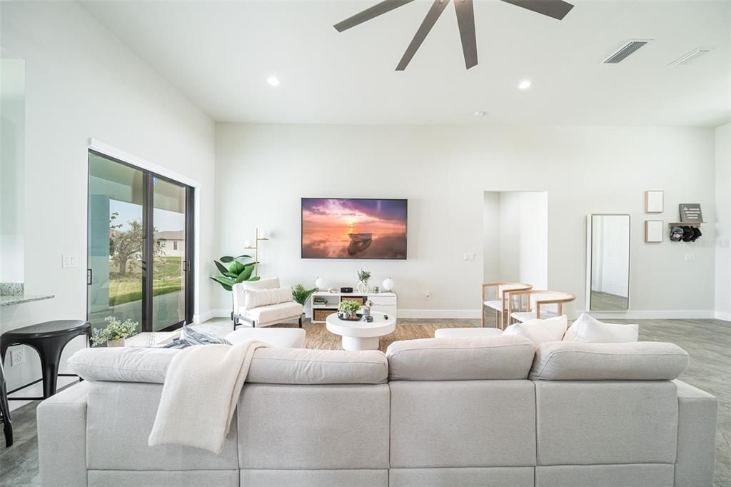 For Sale: $530,000 (3 beds, 3 baths, 2041 Square Feet)