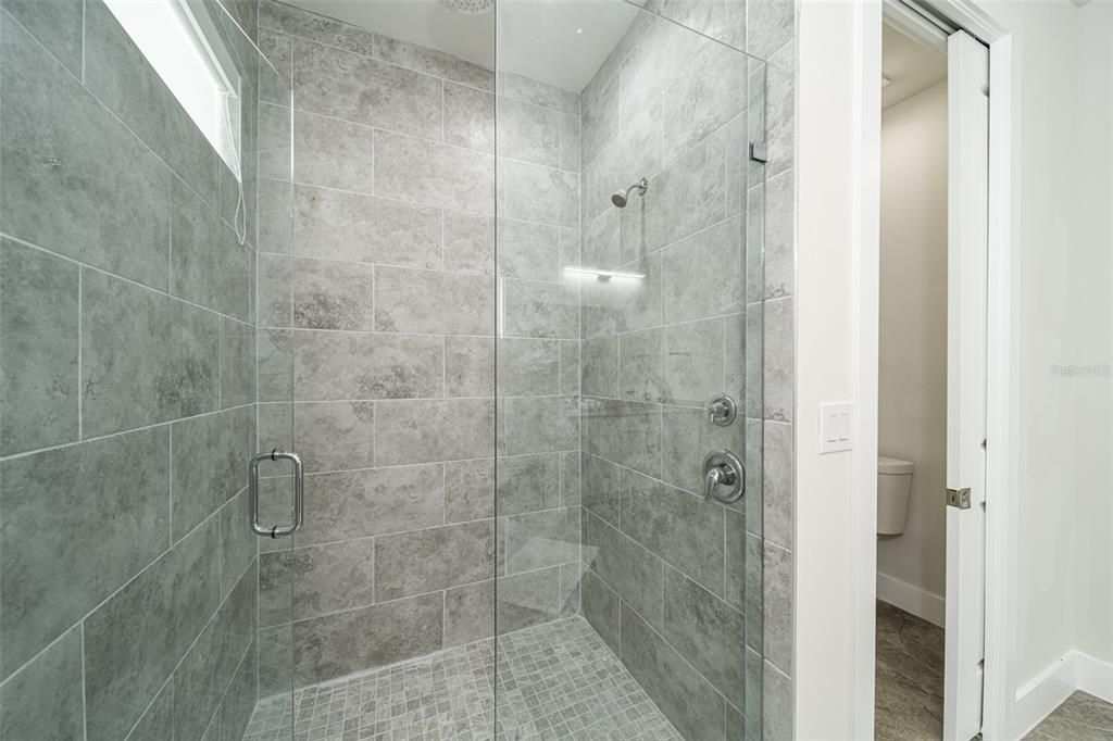 For Sale: $530,000 (3 beds, 3 baths, 2041 Square Feet)