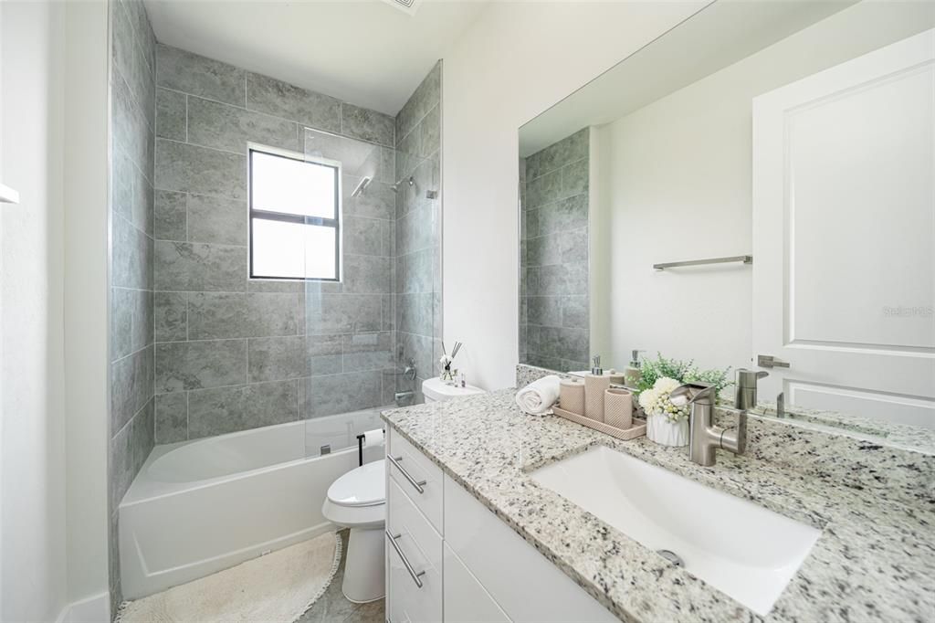For Sale: $530,000 (3 beds, 3 baths, 2041 Square Feet)
