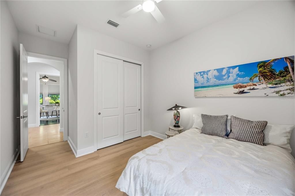 For Sale: $815,000 (3 beds, 3 baths, 2194 Square Feet)