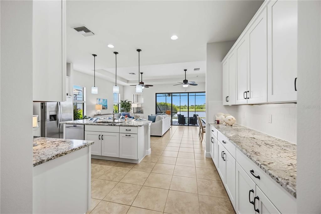 For Sale: $815,000 (3 beds, 3 baths, 2194 Square Feet)
