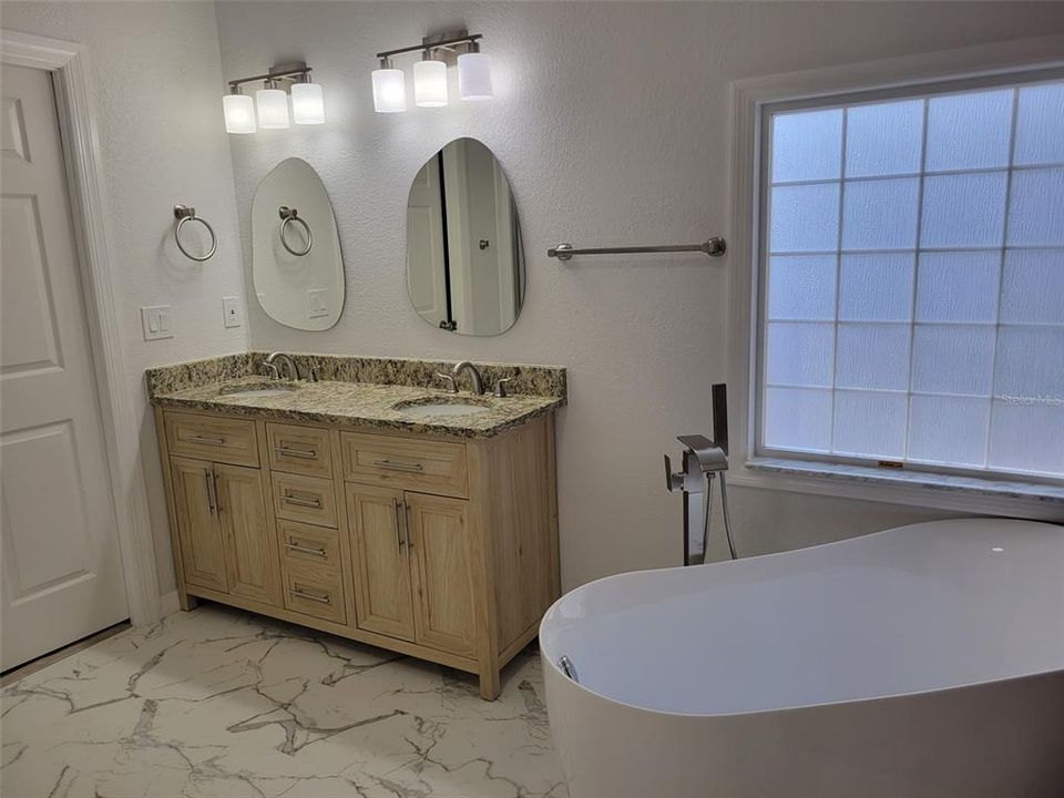 En Venta: $320,000 (4 camas, 2 baños, 2280 Pies cuadrados)