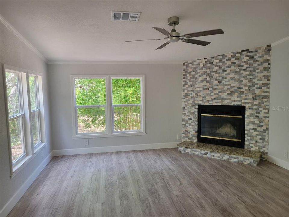 En Venta: $320,000 (4 camas, 2 baños, 2280 Pies cuadrados)