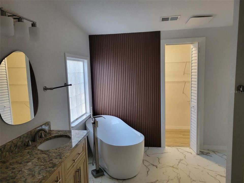 En Venta: $320,000 (4 camas, 2 baños, 2280 Pies cuadrados)