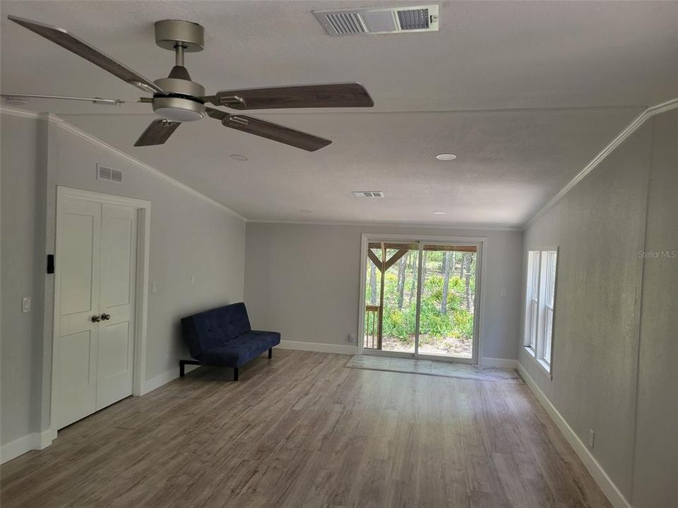 En Venta: $320,000 (4 camas, 2 baños, 2280 Pies cuadrados)