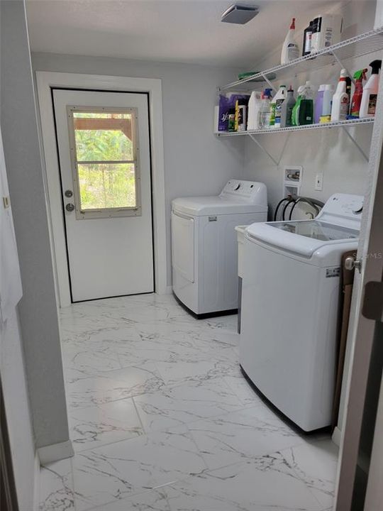En Venta: $320,000 (4 camas, 2 baños, 2280 Pies cuadrados)