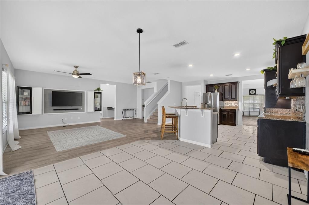 En Venta: $499,000 (4 camas, 2 baños, 3298 Pies cuadrados)