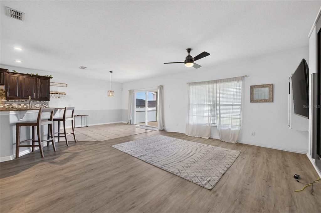 En Venta: $499,000 (4 camas, 2 baños, 3298 Pies cuadrados)