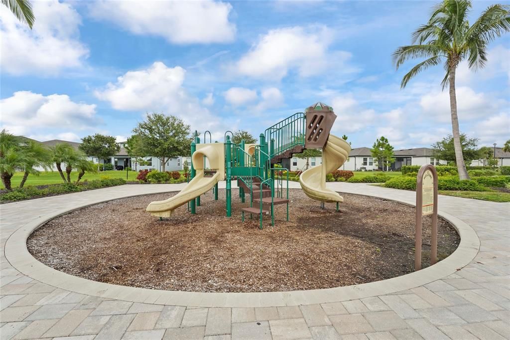 For Sale: $599,000 (4 beds, 3 baths, 2197 Square Feet)