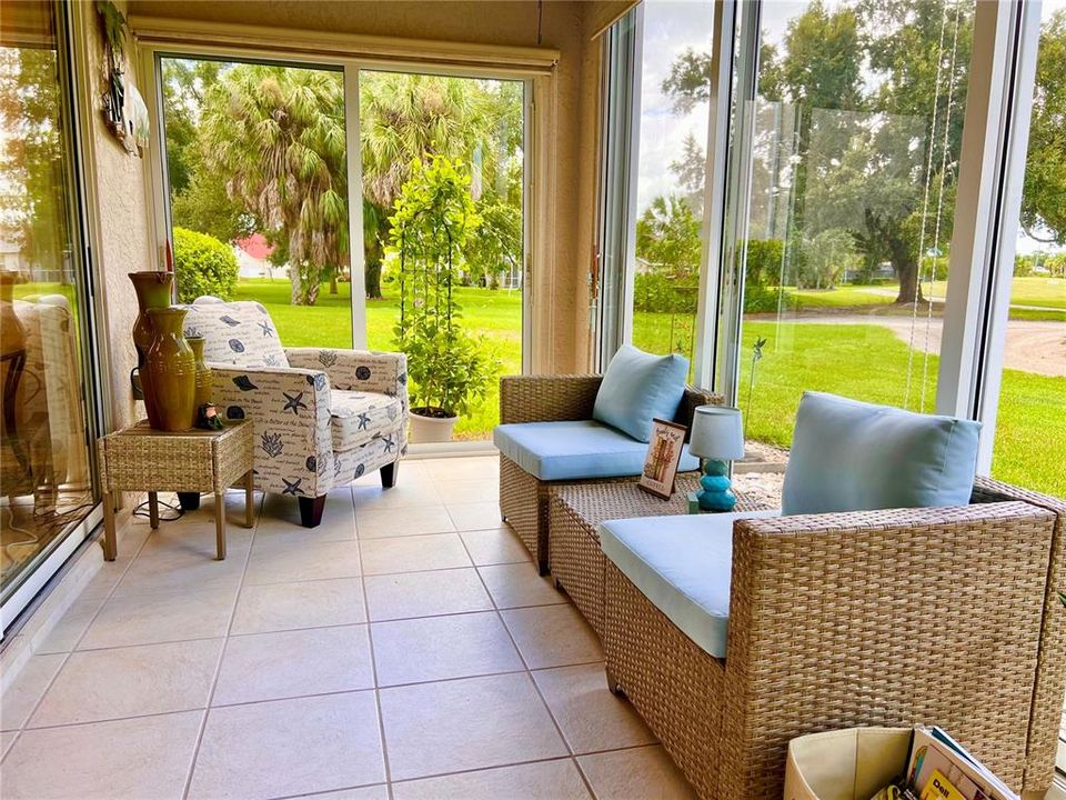 For Sale: $159,000 (2 beds, 2 baths, 1042 Square Feet)