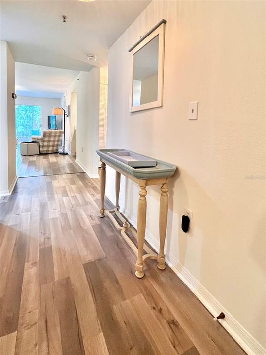 For Sale: $159,000 (2 beds, 2 baths, 1042 Square Feet)