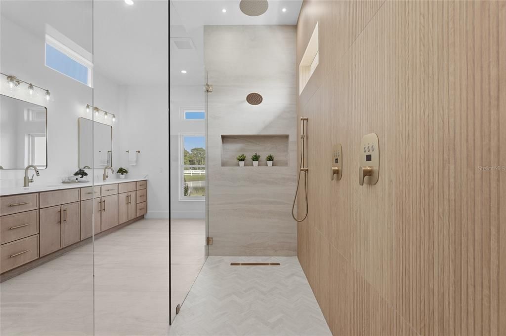En Venta: $2,695,000 (5 camas, 4 baños, 3685 Pies cuadrados)