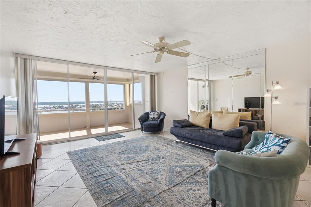 For Rent: $3,295 (2 beds, 2 baths, 1345 Square Feet)