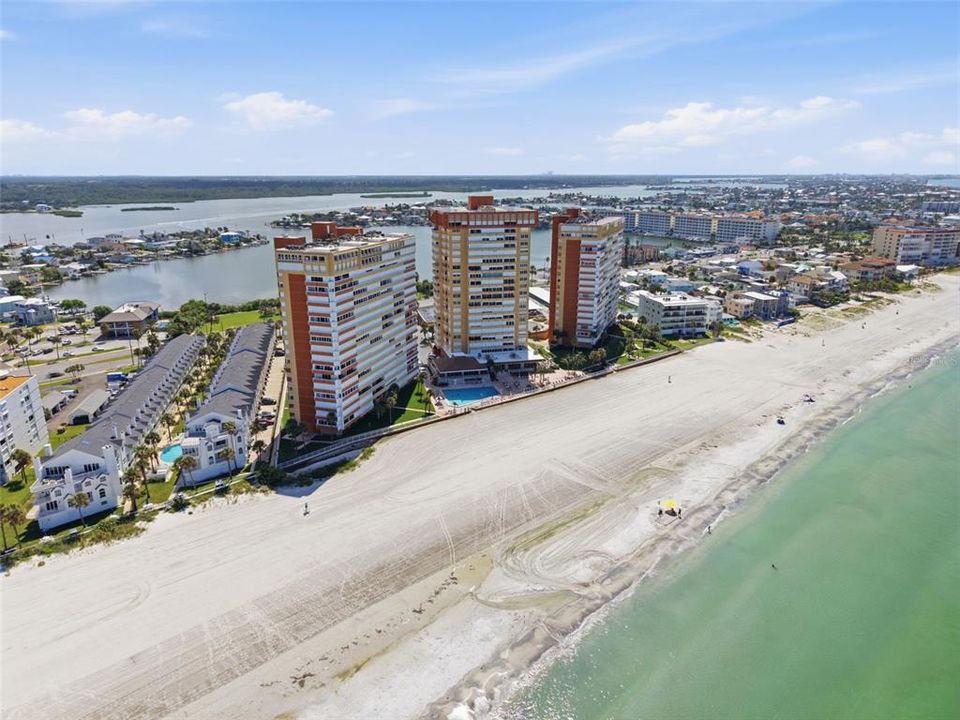 For Rent: $3,295 (2 beds, 2 baths, 1345 Square Feet)