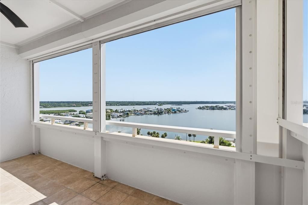 For Rent: $3,295 (2 beds, 2 baths, 1345 Square Feet)