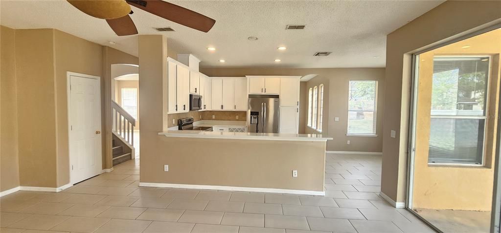 For Rent: $2,895 (4 beds, 2 baths, 2945 Square Feet)